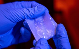 Tạo ra vật liệu mới bền như kim loại, dẻo như nhựa