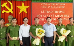 Tây Ninh thưởng nóng cho hai đơn vị khám phá nhanh vụ cướp tiệm vàng tại Cần Giuộc