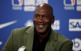 Làm rõ tin đồn Michael Jordan nói nên tước huy chương những người quỳ gối hát quốc ca