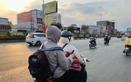 Làm ở thành phố lương 8 triệu, tiêu hết 9 triệu, sao không về quê?