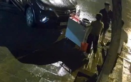 Người đàn ông lái ô tô leo lên vỉa hè tông vào xe đẩy hàng ở Kon Tum