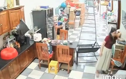 Chồng sửa điện, vợ quen tay bật bóng đèn còn cãi 'có bật đâu'