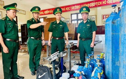 Đà Nẵng: Bắt giữ hai đối tượng vận chuyển 163 bình khí cười