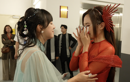 Phương Mỹ Chi bật khóc ở chung kết Sing! Asia, khán giả nói 'dừng ở top 3 cũng rất giỏi rồi'