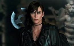 Charlize Theron của The Old Guard 2 tiết lộ từng bị một đạo diễn quấy rối khi mới vào nghề