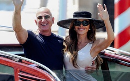 Đám cưới của tỉ phú Jeff Bezos bùng nổ thời trang trên mạng, bất chấp chỉ trích