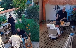 Quán cà phê bất ổn