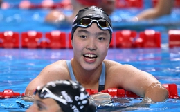 Bơi lội thế giới dậy sóng vì thần đồng 12 tuổi