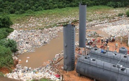 Khẩn cấp xử lý môi trường sau vỡ hố chôn lấp, rác chảy ào ào như thác