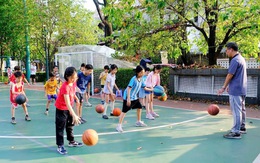 Giúp con 'cai' điện thoại