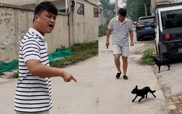 Chàng trai giả tiếng 'chó đại ca' hù hai cậu mực sợ hú hồn