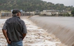 Lũ quét, hơn 20 bé gái Mỹ mất tích, 24 người chết