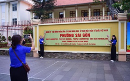 Trụ sở phường Sài Gòn thu hút người dân đến check-in