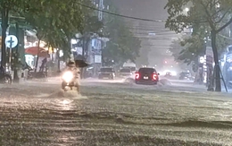 Vì sao đường phố Đà Nẵng ngập chìm trong nước giữa mùa hè?