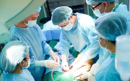 Một phụ nữ bị hoại tử mông vì tiêm filler collagen đa tầng, giá rẻ