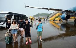 Giá vé máy bay hè leo thang sau mùa thi