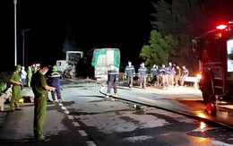 2 xe tải bốc cháy dữ dội sau tai nạn, 2 người thương vong