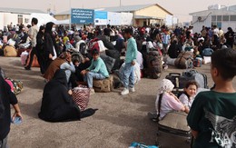 Iran gặp khó khăn, phải trục xuất hàng triệu người Afghanistan về cố hương