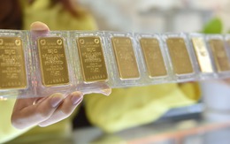 Giá vàng miếng SJC vọt lên 121 triệu đồng/lượng, USD ngân hàng giảm mạnh