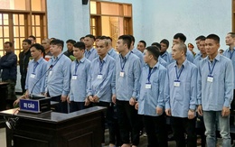 Bắt tạm giam 13 bị cáo trốn tránh phiên tòa xử tội mua bán vũ khí quân dụng