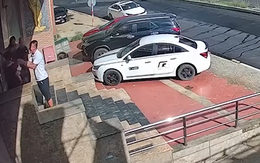 Làm rõ nguyên nhân người đàn ông bị tấn công khi đang bồng cháu đứng trước quán karaoke