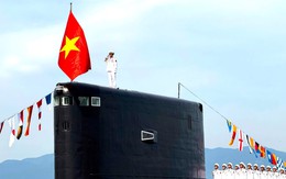 Luyện tập diễu binh lực lượng vũ trang trên biển Cam Ranh - Khánh Hòa