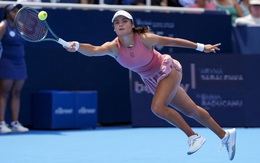 Raducanu tranh cãi với trọng tài, muốn đuổi đứa trẻ đang khóc