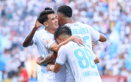 Kỳ lạ: Dù có nhiều ngoại binh chất lượng, V-League lại giảm giá