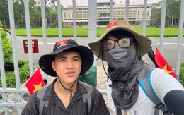 Hai bạn trẻ đi bộ xuyên Việt từ TP.HCM ra Hà Nội mừng Quốc khánh 2-9