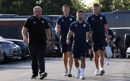 Lý do Ipswich Town phải họp chiến thuật trên xe buýt ở Carabao Cup