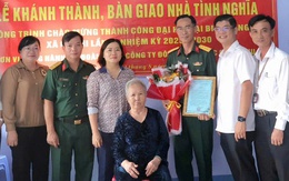 Bàn giao nhà tình nghĩa cho gia đình mẹ Việt Nam Anh hùng Nguyễn Thị Lắng