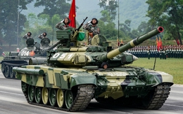 Chi tiết 'nhỏ mà có võ' giúp khí tài hạng nặng trong diễu binh A80 lướt êm trên đường nhựa