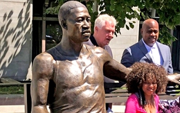 Tượng George Floyd bị dỡ khỏi Viện Smithsonian ở thủ đô Mỹ?