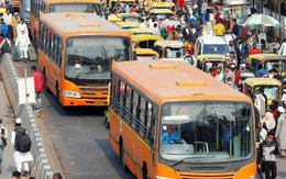 Ấn Độ muốn 'xanh hóa' bằng xăng pha ethanol