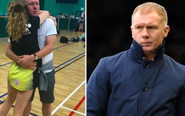 Huyền thoại Man United bất mãn khi con gái mặc áo Arsenal