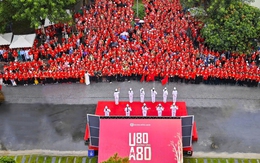 Hơn 1.300 người cao tuổi U80 hát Quốc ca hưởng ứng A80