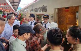 Ra mắt ‘Đoàn tàu 5 cửa ô’ phục vụ khách trải nghiệm du lịch