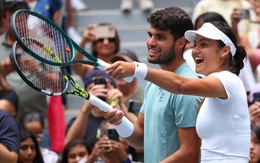 Raducanu - Alcaraz bị loại sớm và khoảnh khắc gượng gạo trên lưới tại US Open