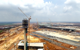 Vì sao cần tăng tốc xây sân bay?