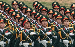 'Sơ kết' điểm chuẩn 2025: Sư phạm, quân đội tiếp tục 'nóng', có ngành lấy 30/30 điểm