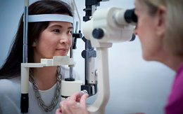 Đột phá kỹ thuật chữa cận thị bằng điện, không cần phẫu thuật