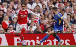 Tung cả cầu thủ 15 tuổi, Arsenal 'hủy diệt' Leeds United với tỉ số 5-0