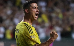 Ronaldo thiết lập kỷ lục chưa từng có trong lịch sử bóng đá