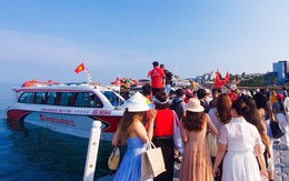 Tour ca nô tham quan đảo Phú Quốc tạm ngưng đón du khách vì gió mạnh, sóng lớn