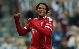 Cầu thủ 16 tuổi ghi bàn giúp Liverpool đánh bại Newcastle