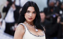 Ngôi sao nhạc pop hàng đầu thế giới Dua Lipa từng đeo viên kim cương huyền thoại 100 carat