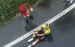 Hy hữu ở Vuelta a Espana: Tay đua lên xe cấp cứu, nhờ khán giả giữ xe rồi… mất luôn