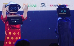 Dàn robot khách sạn ra mắt tại triển lãm công nghệ ngành dịch vụ du lịch quy mô nhất nước