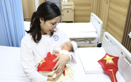 Bé gái chào đời từ phôi thai trữ đông... hơn 1 thập niên trước