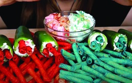 Thực phẩm theo trend TikTok: 'Bà để sống ảo chứ bà không ăn'